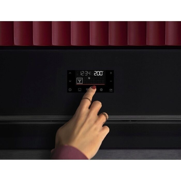 Сензорно управление на фурна AEG NBA5P53KAB с EXPlore+ Touch дисплей