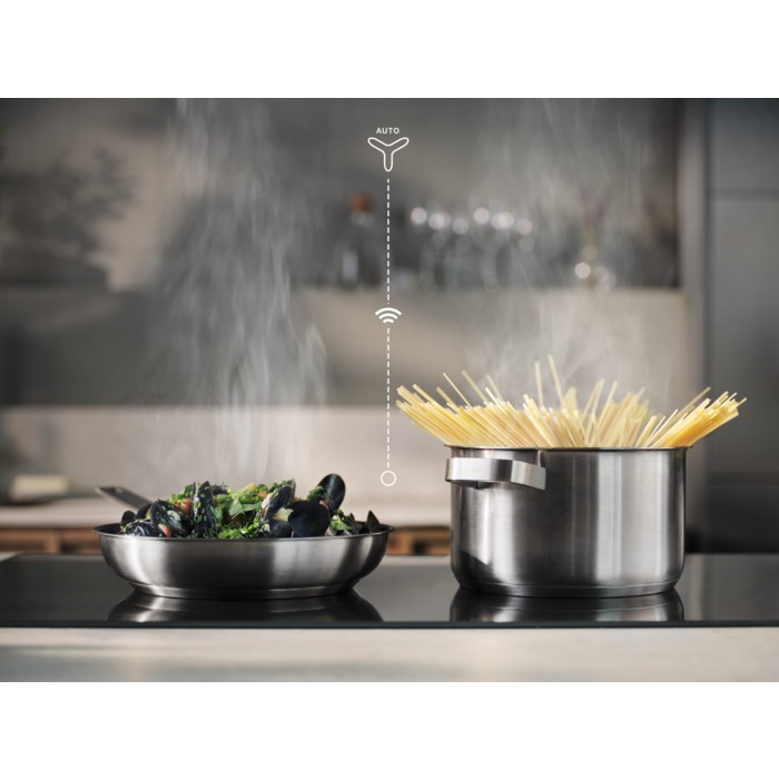 Индукционен плот Electrolux EIV63449CT с работещ аспиратор