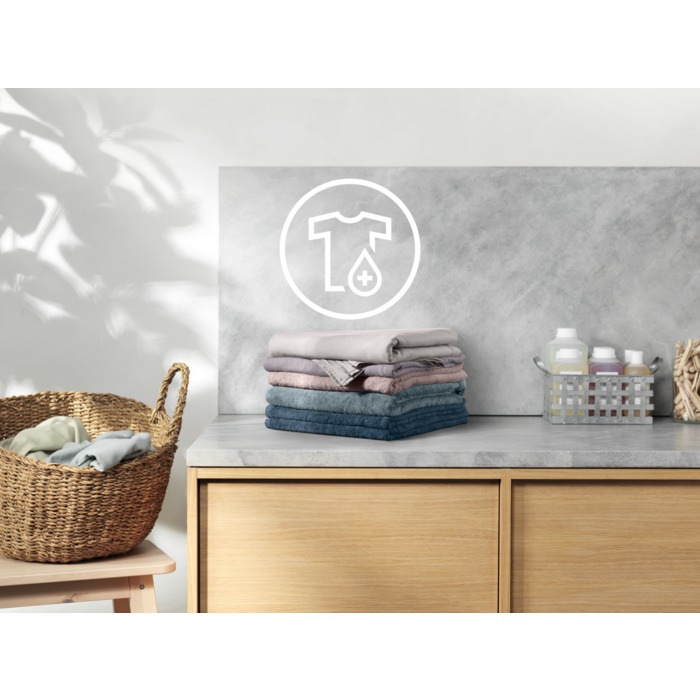 Грижа за дрехите с програма с пара на пералня Electrolux EW7F448WI
