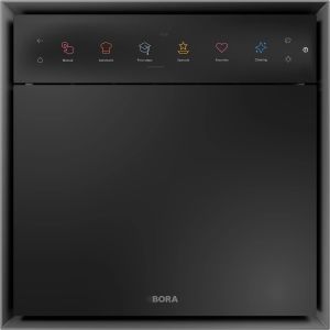 Фронтален изглед на черна фурна BORA X BO с начален екран и цветни режими за готвене.
